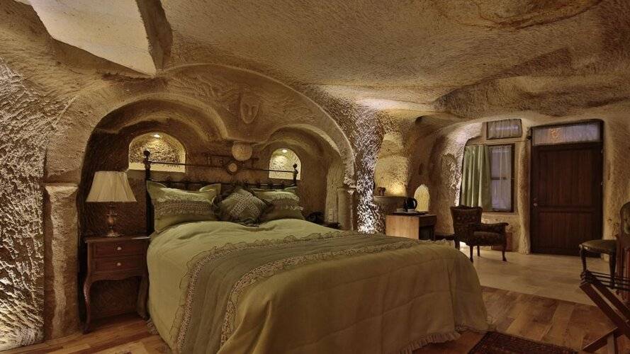 Golden Cave Suites