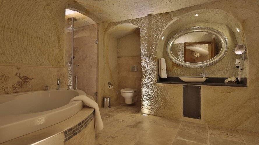 Golden Cave Suites