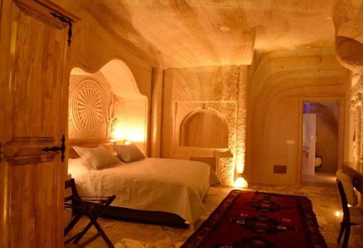 Crassus Cave Hotel