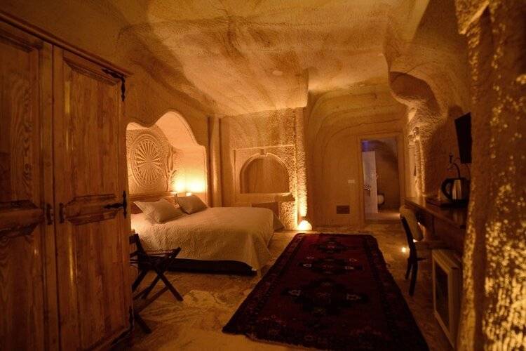 Crassus Cave Hotel