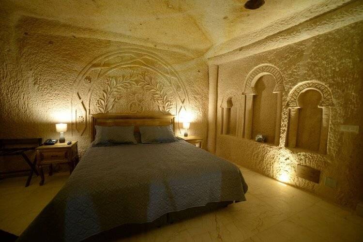 Crassus Cave Hotel