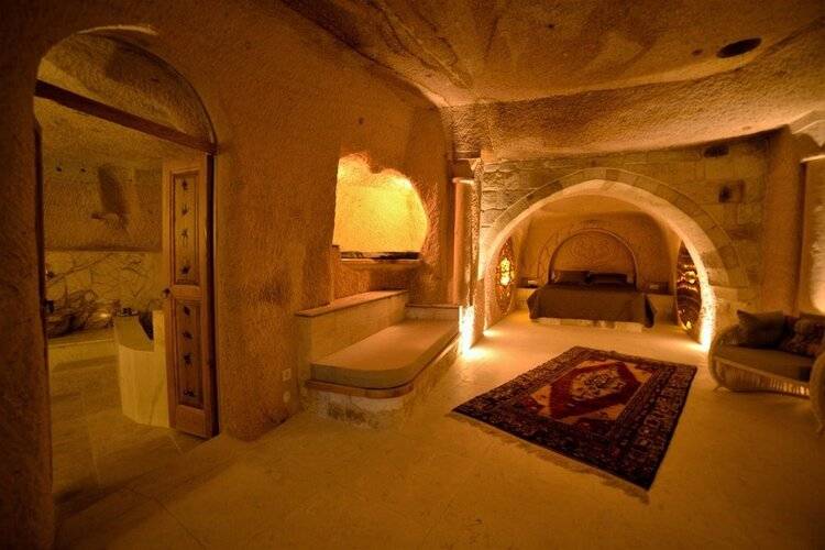 Crassus Cave Hotel