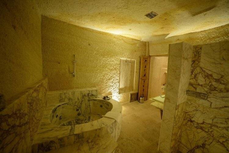 Crassus Cave Hotel