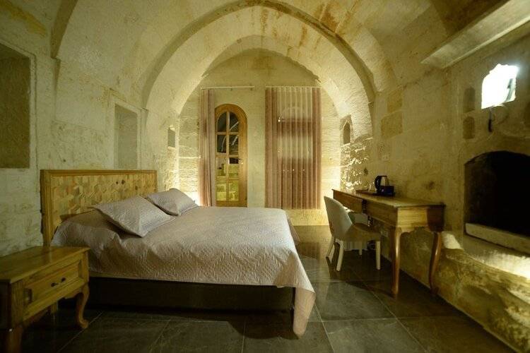 Crassus Cave Hotel