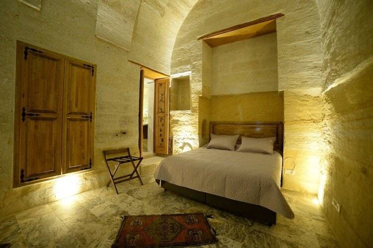 Crassus Cave Hotel