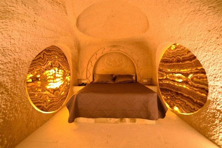 Crassus Cave Hotel