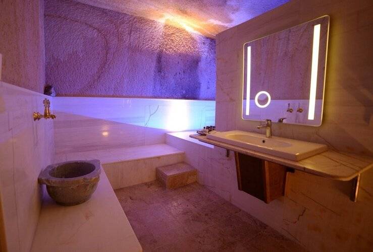 Crassus Cave Hotel