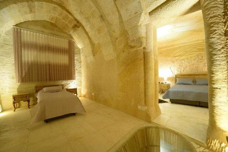 Crassus Cave Hotel