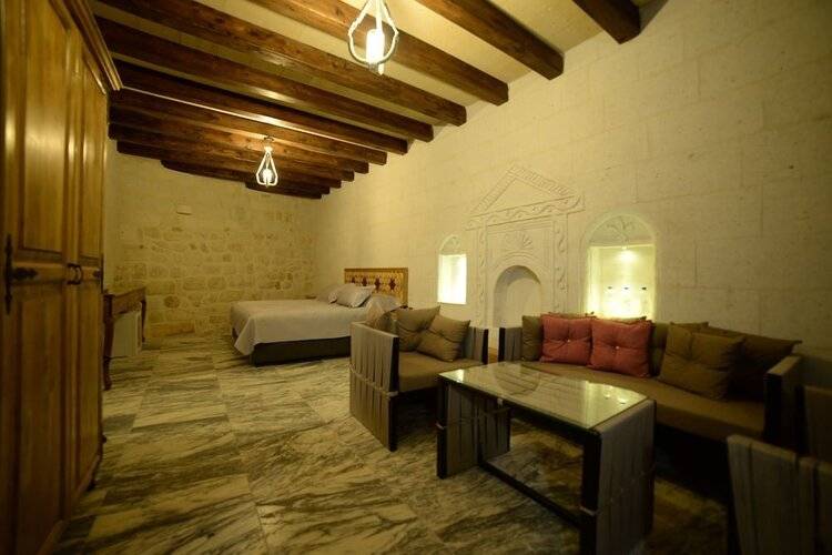 Crassus Cave Hotel