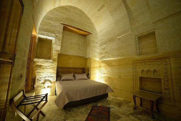 Crassus Cave Hotel
