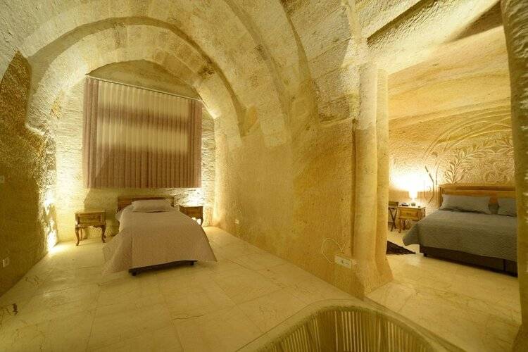 Crassus Cave Hotel