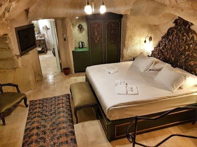Elysion Cave Suites