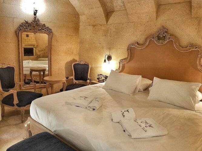 Elysion Cave Suites