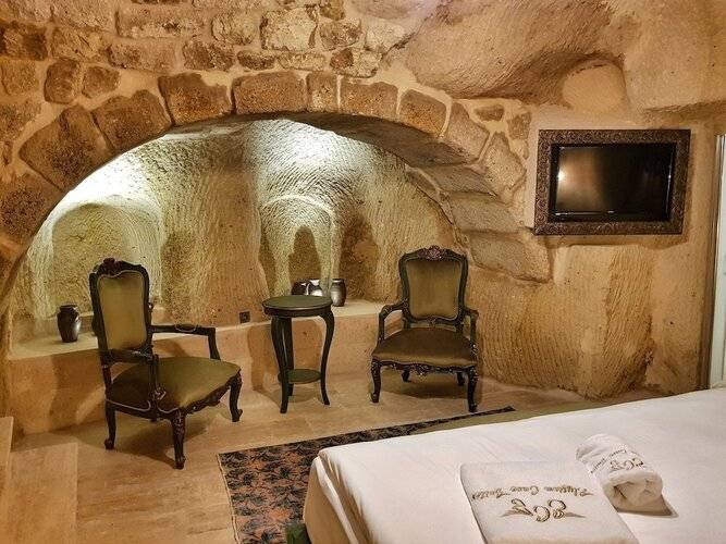 Elysion Cave Suites