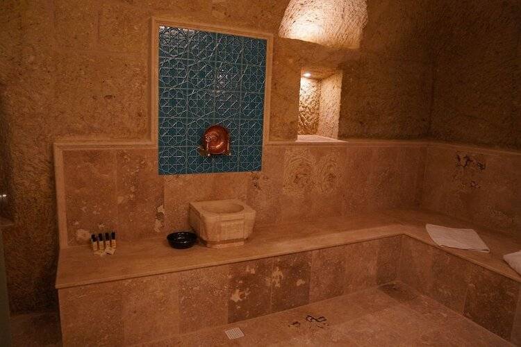 Evanthia Cave Suites