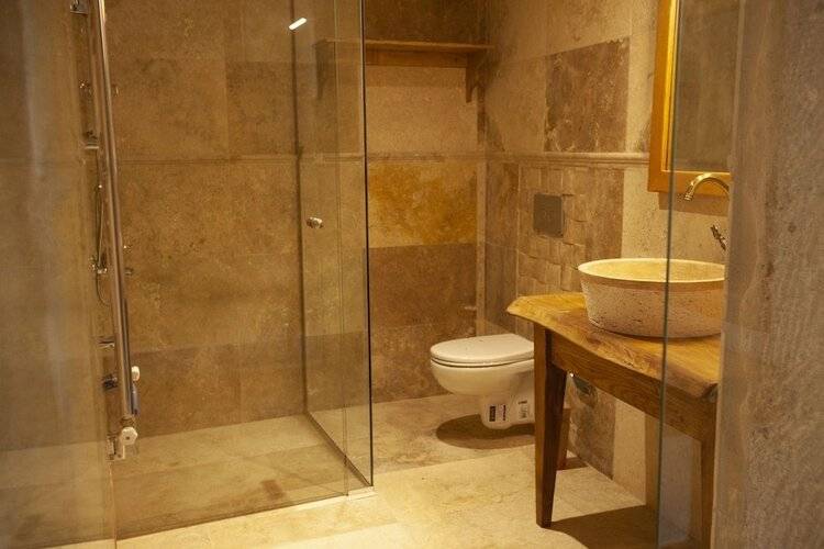 Narcissos Cave Hotel