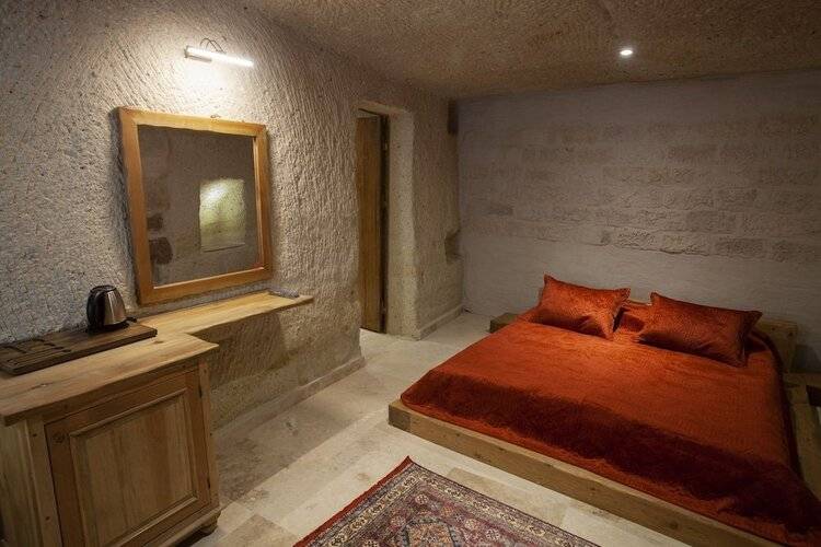 Narcissos Cave Hotel