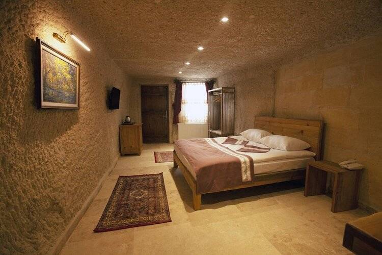 Narcissos Cave Hotel