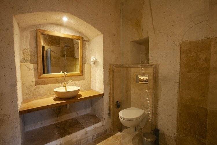 Narcissos Cave Hotel