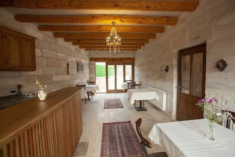 Narcissos Cave Hotel