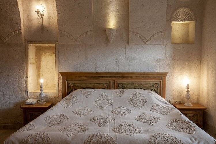 Narcissos Cave Hotel