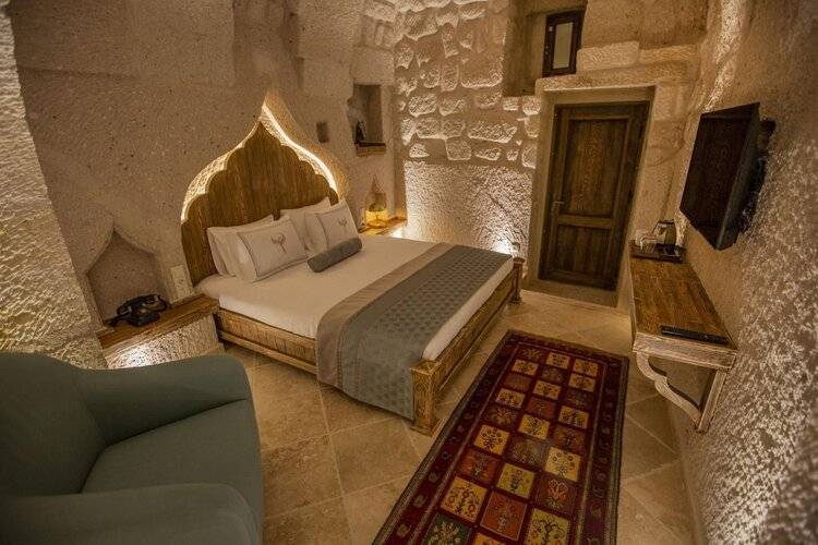 Nino Cave Suites