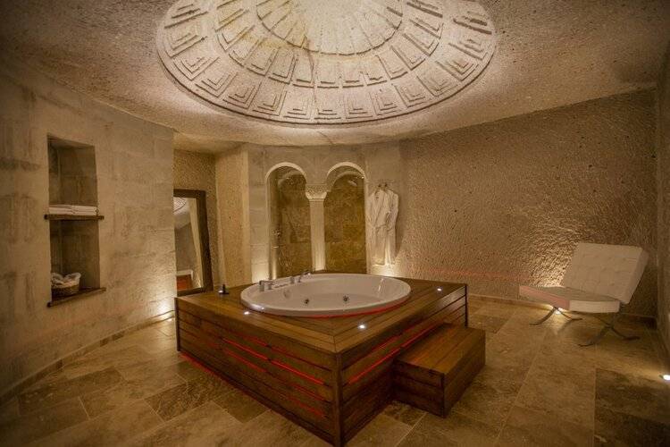Nino Cave Suites