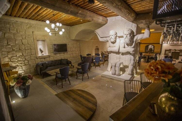 Nino Cave Suites