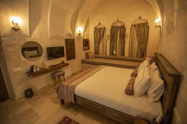 Nino Cave Suites