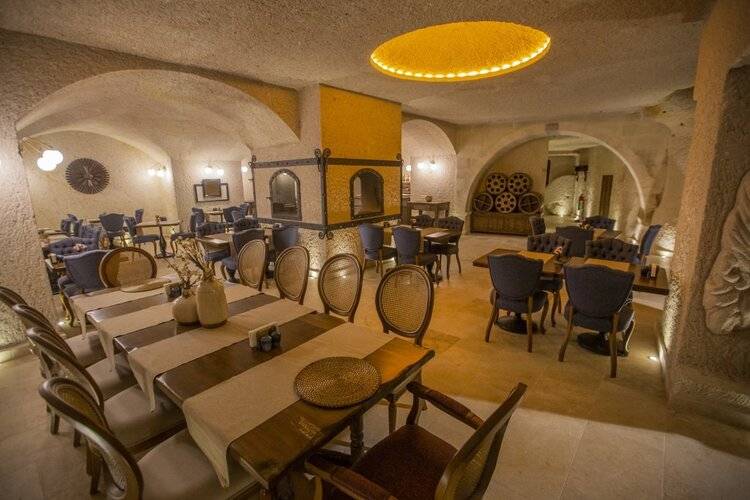 Nino Cave Suites