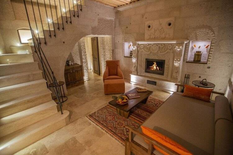 Nino Cave Suites