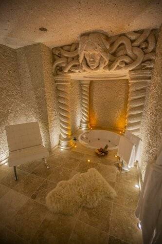 Nino Cave Suites