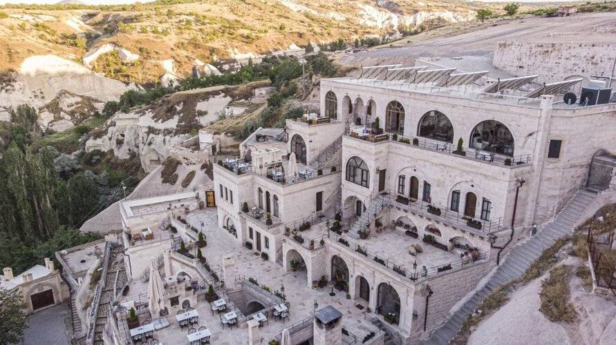 Nino Cave Suites