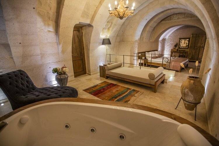 Nino Cave Suites
