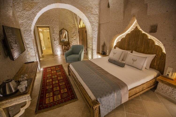 Nino Cave Suites