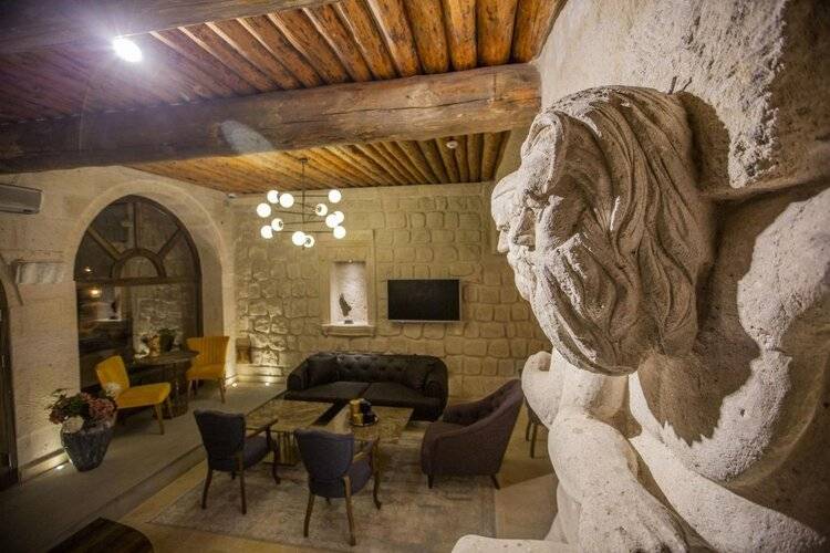 Nino Cave Suites