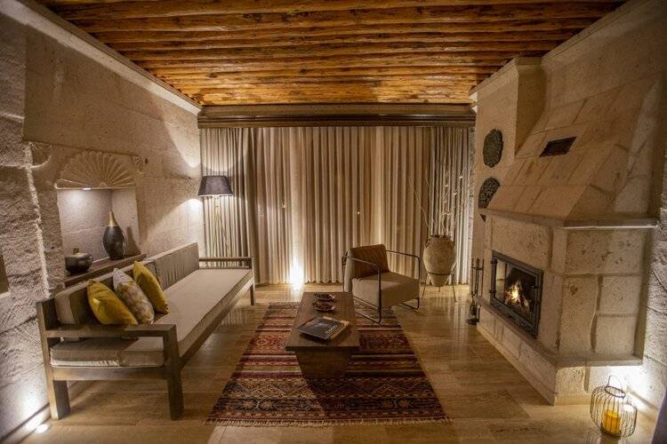 Nino Cave Suites