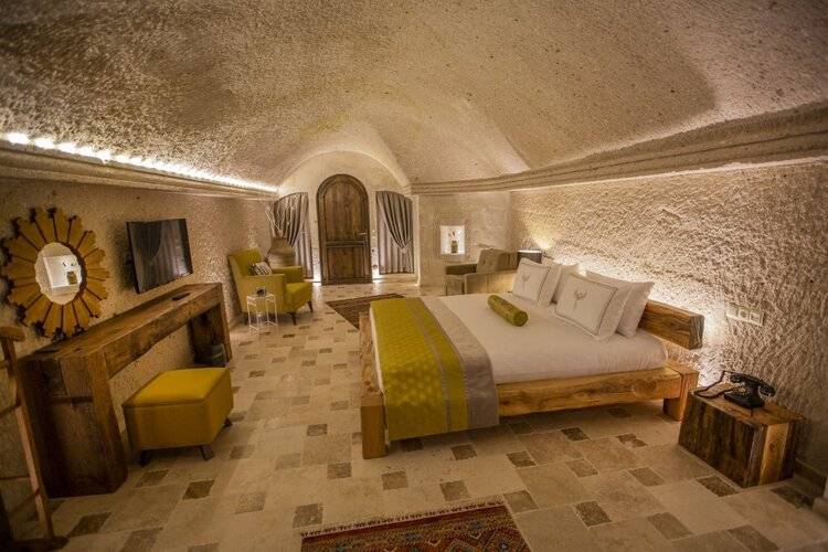 Nino Cave Suites