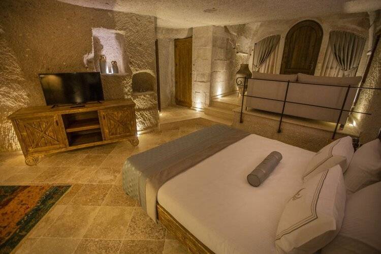 Nino Cave Suites