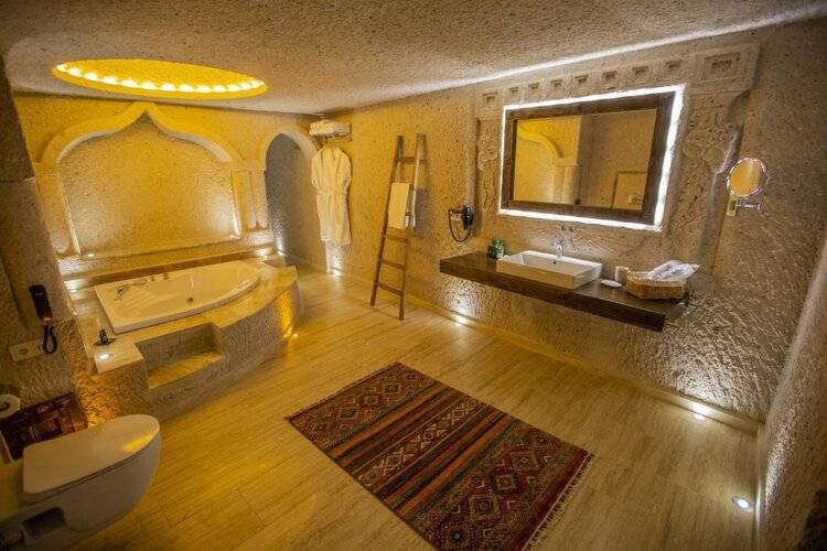 Nino Cave Suites