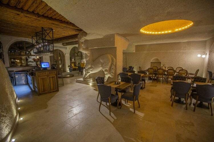 Nino Cave Suites
