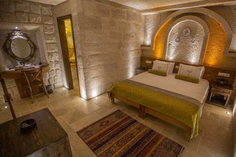 Nino Cave Suites