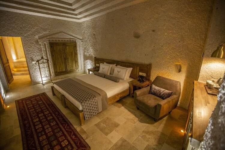 Nino Cave Suites