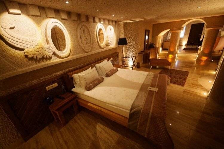 Nino Cave Suites