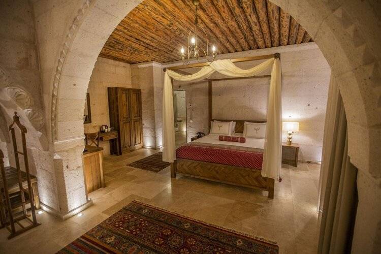 Nino Cave Suites