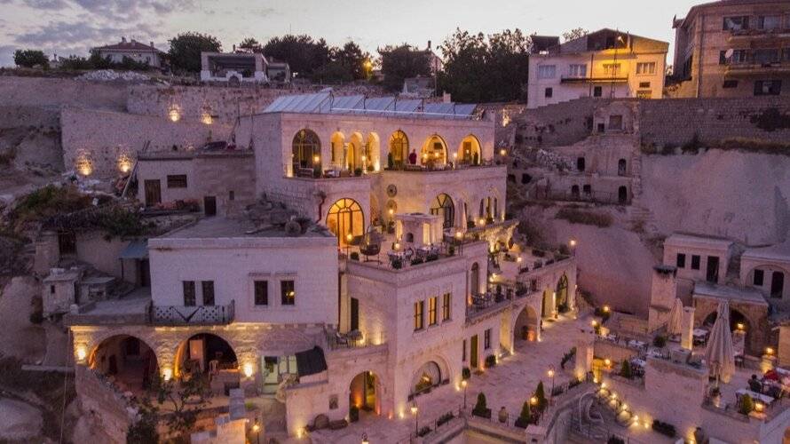Nino Cave Suites