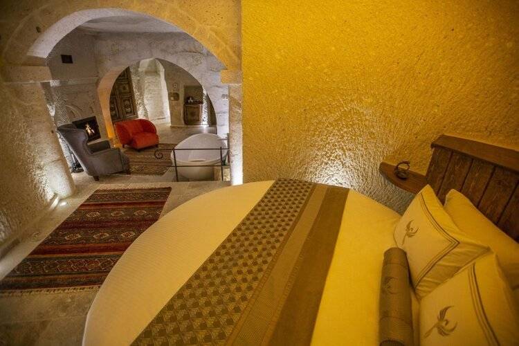 Nino Cave Suites