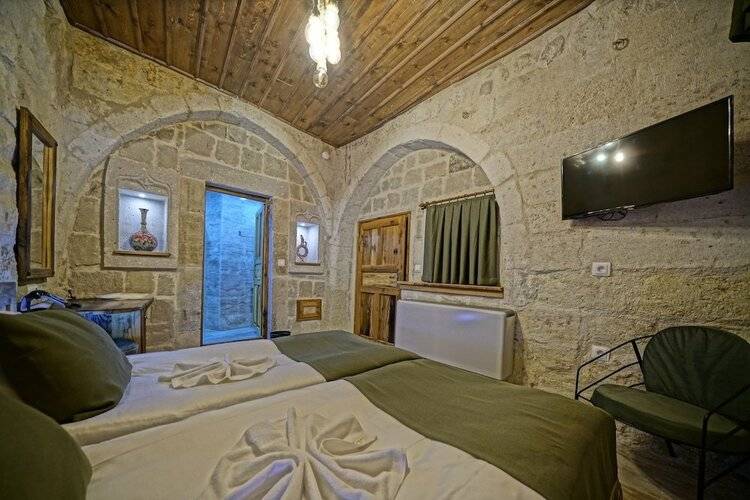 Vigneron Cave Hotel