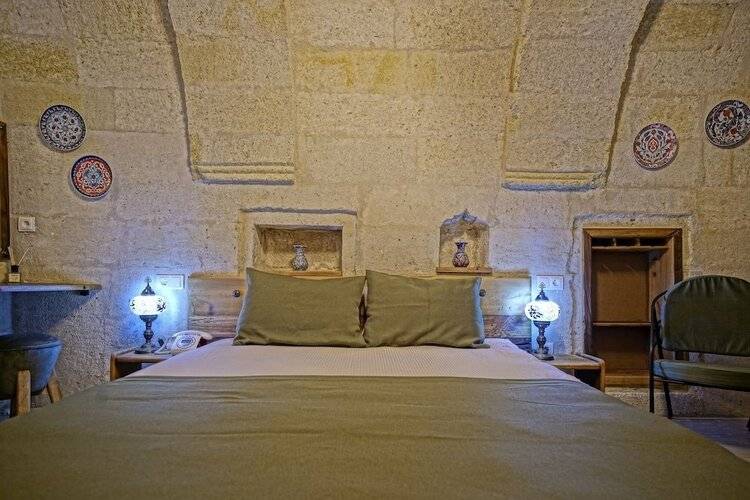 Vigneron Cave Hotel