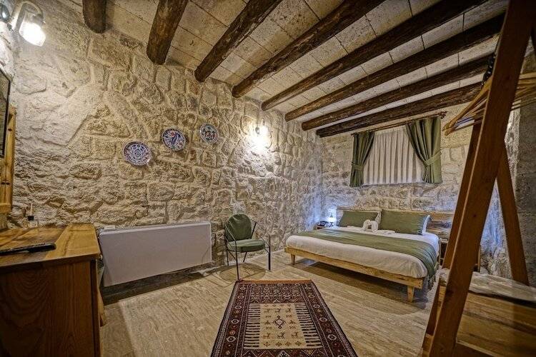 Vigneron Cave Hotel